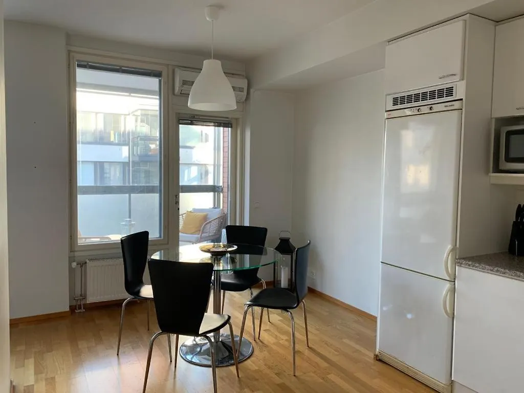 Sea, Sauna And City Center Helsinki Apartment